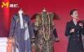 周迅演《如懿傳》入戲太深！收藏戲服在家還穿花盆底