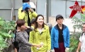 周迅助力扶貧深入四川昭覺縣 攀登懸崖村千米鋼梯
