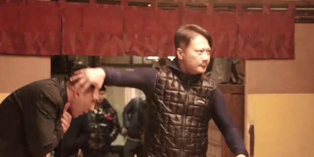 钱嘉乐《黄金兄弟》片场化身多面手 五兄弟攻坚克难全情投入