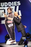 文章聊演“包氏喜剧”没难度 克拉拉公主抱包贝尔