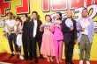 贾玲杜淳助阵《胖子行动队》首映 包贝尔文章亮相