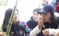 姚晨調(diào)研正安吉他制造工序 探訪竹筍護林員助特色產(chǎn)品推廣