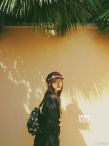 关晓彤戴兔耳头套晒呆萌自拍 贴心提醒粉丝保暖
