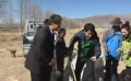 黃軒西藏南木林縣收獲高原“艾瑪土豆” 誠意帶貨送朋友
