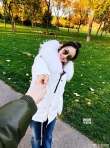 感恩狗粮！ 赵丽颖晒老公视角美照甜笑牵手冯绍峰