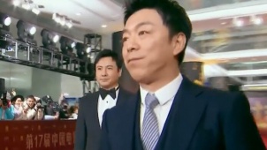 两位长在笑点上的男人同框 沈腾和黄渤亮相中国电影华表奖