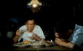父親與兒子共處一室 飯局尷尬而沉默