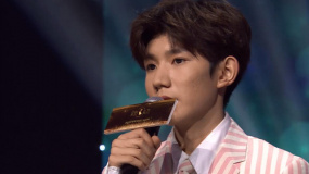 电影频道公益盛典王源讲述公益故事 让阳光照耀更多小宝贝