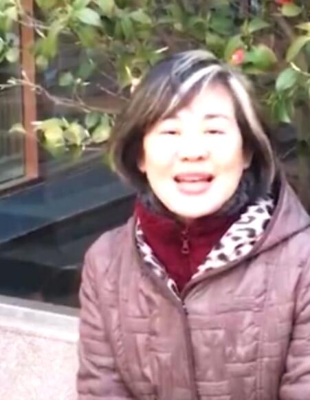 她曾是内地最红女星,20岁成名25岁出国留学,如