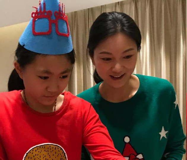 张艺谋老婆陈婷照片资料 20181228081502683.png