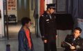 王學(xué)兵扮演的警察小伙看不慣同事對待小孩的態(tài)度，直接開懟！