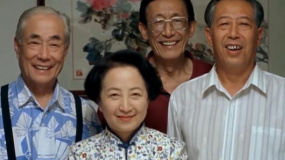 老赵夸老钱做菜色香味俱全，老钱：这也就是随便搞一搞嘛！