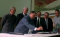 工商人士提出發(fā)展對外經(jīng)濟(jì)、招攬外商，鄧小平大力支持