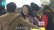 王菲带爱女香港购物 兔唇手术后李嫣自信现身