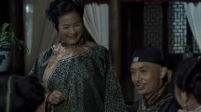 老太監(jiān)被店小二扣一腦袋菜被罵，老板娘出來(lái)幾句話(huà)就解圍了