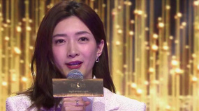 2018年江疏影“跨界”忙 当主持人背稿子紧张到肚子疼