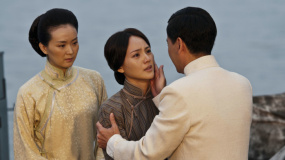 宋慶齡在逃亡過(guò)程中不幸流產(chǎn)，但她卻堅(jiān)持著未竟的事業(yè)