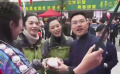 姚晨直播過(guò)程偶遇農(nóng)民主播 發(fā)問(wèn)為啥這個(gè)薏仁米是綠色？