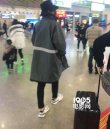 邓伦全副武装现身高铁站？ 网友晒照靠背影辨人