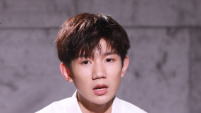 王源清唱我和我的祖国 现场说唱就唱还不用看歌词