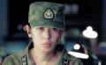 軍事演習前吳京飾演的冷鋒調戲隊長被發(fā)現(xiàn)，全隊遭殃