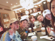 《延禧》剧组组团看复联4 秦岚C位抢镜手指比心