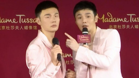 這樣的李榮浩你見過嗎？ 李榮浩對蠟像表白：累了我替你站