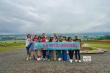 感情真好！SHE三家人集體游北海道還拉橫幅合影