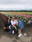 感情真好！SHE三家人集體游北海道還拉橫幅合影