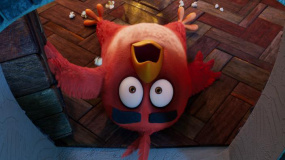 《愤怒的小鸟2》“不速之客”抢先片段