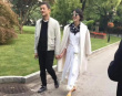 李亞鵬女友街頭唱歌曝近照 網(wǎng)友：還是王菲那一款