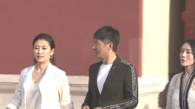 郭晓东车永莉梁静共走红毯，郎才女貌气度不凡尽显风范