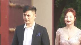 邵兵陶红共走红毯夺人眼球，绅士淑女成熟优雅落落大方
