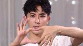 “超6”情報來了！ 于朦朧認真“比心” 甜蜜告白