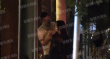 李亚鹏邀好友为李嫣庆生 抚摸女儿秀发父爱绵绵