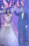 破離婚傳聞！黃曉明Baby合體 貼心幫提裙恩愛十足