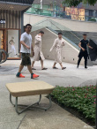 《兩只老虎》路透曝光 街頭驚現(xiàn)“長頭發(fā)的葛優(yōu)”