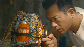 经典港片元素融入：《追龙》中的拆弹环节，你手心出汗了吗？