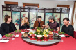 《X戰(zhàn)警：黑鳳凰》主創(chuàng)吃粽子 獨(dú)家告白中國(guó)粉絲