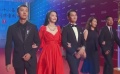 《送我上青云》剧组出席上影节 姚晨一身大红长裙无比耀眼