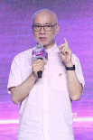 王思聰頒發(fā)“香蕉計劃”獎項 鮑德熹合作新人導(dǎo)演