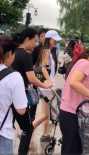 网友迪士尼偶遇记 一天集齐Baby小海绵郎朗夫妻