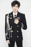 TFBOYS上演制服誘惑 全黑look帥氣撩人長(zhǎng)腿吸睛