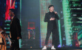 高进献唱歌曲《我们不一样》 动听歌声唱尽人世繁华