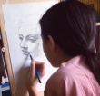 李嫣晒弹琴绘画技能淑女范十足 安静作画睫毛浓密
