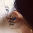 李嫣晒弹琴绘画技能淑女范十足 安静作画睫毛浓密