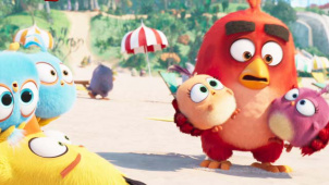 《愤怒的小鸟2》发布新片段“猪鸟大作战”
