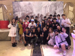 《陈情令》庆功宴肖战王一博同框 两人蹲地合照