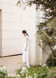 趙麗穎產后復工出席活動 著白色絲絨禮服溫婉優(yōu)雅