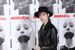 热图:李宇春杨幂COOL GIRL上线 烟熏黑超是标配